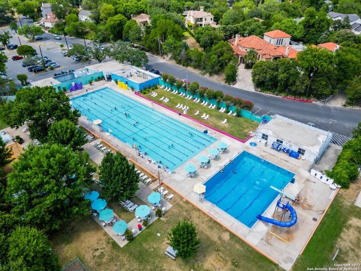 Alamo Heights Outdoor Pool